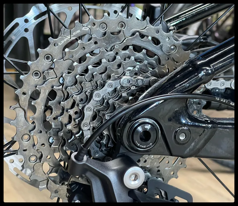 Liv Embolden E+ 2 625 25km/h Large Cosmos Navy 2023-8